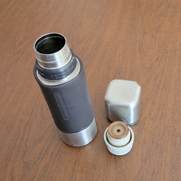 Starbucks Black Rubber Sleeve Square Top Stainless Steel Thermos 16 oz 2005 - Picture 8 of 9